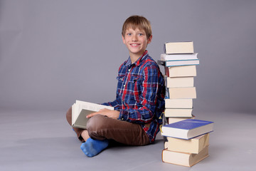 Kind mit Büchern