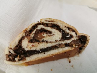 Stück Kranzkuchen - Piece of a wreath cake