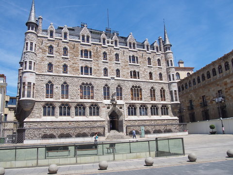 Casa Botines in Leon, Camino de Santiago, Way of St. James, Journey from Mansilla de las Mulas to Leon, French way, Spain