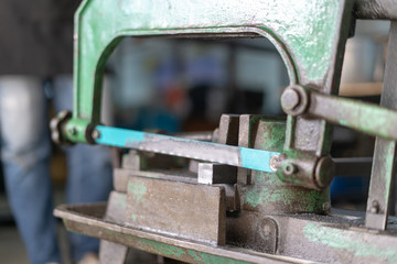 Saw machine And cut the rectangular steel 