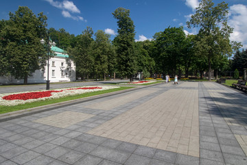 The area in front of the entrance to the Ostankino park