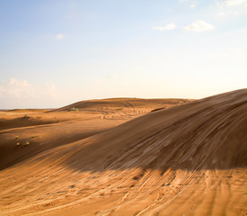Fototapeta na wymiar Blick in eine Wüstenlandschaft in der Abendsonne