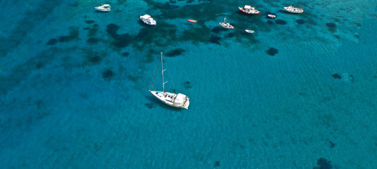 Fototapeta premium Aerial drone ultra wide photo of beautiful tropical exotic paradise Hawai island turquoise sandy bay