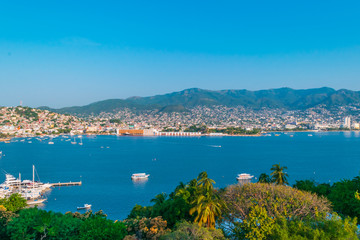 Naklejka premium Panoramiczny widok na miasto Acapulco
