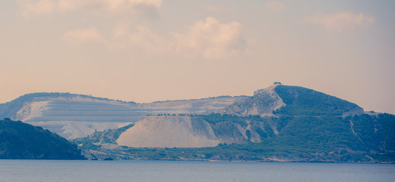 Bimssteinabbau auf der Insel Gyali zwischen den Inseln Kos und der Vulkaninsel Nisyros