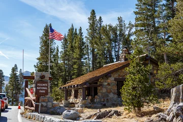 Muurstickers Yosemite National Park Entrance © Bill Keefrey