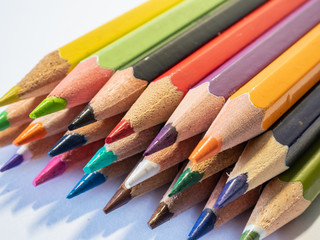 l&aacute;pices de colores