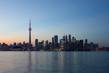 Obraz premium Skyline Toronto z kultowym CN Tower, Ontario, Kanada