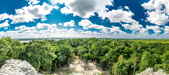Lamanai archaeological reserve mayan ruins High Temple Belize - obrazy, fototapety, plakaty