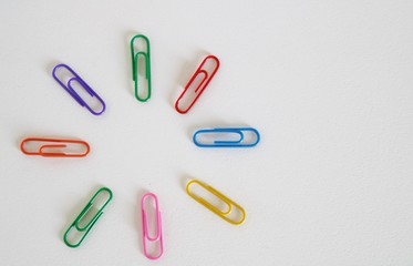 文具　クリップ　カラフル