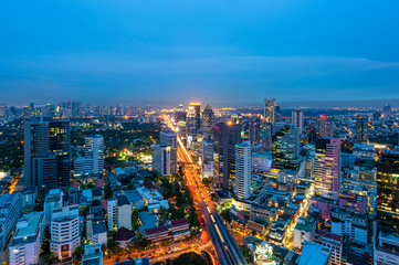 Fototapeta na wymiar Bangkok city skyline at twilight time