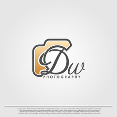 Obraz premium Initial Letter DW with camera. Logo photography simple luxury vector.