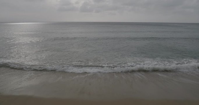 A L'horizon sur la baie de Cavalaire face &agrave; la plage de la Croix-Valmer dans le Var en Provence C&ocirc;te-d'Azur