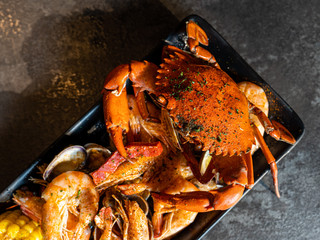 Steamed crab with mix seafood - obrazy, fototapety, plakaty