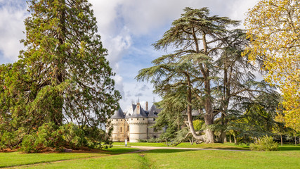 Fototapeta na wymiar Scenic view of the beautiful Chaumont-sur-Loire castle in autumn colors in France