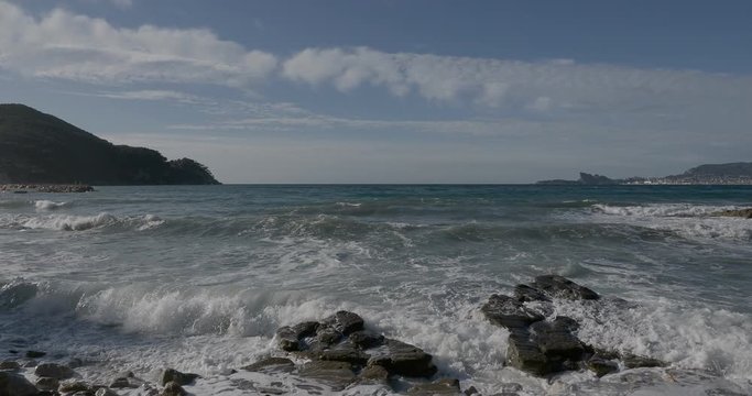 Saint-Cyr-sur-Mer. A l'horizon depuis la plage des Lecques, la Madrague, dans le Var en Provence-Alpes-C&ocirc;te d'Azur