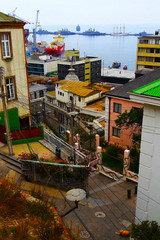 Fototapeta na wymiar Nice street of Valparaiso