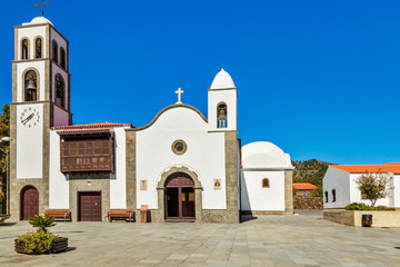 Fototapeta na wymiar Catholic church Iglesia de San Fernando Rey (1679) in Santiago del Teide