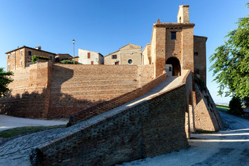 Loretello, Ancona, Marche. Rampa d'ingresso al piccolo borgo.