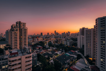 Obraz premium Sunrise cityscape view in Bangkok, Thailand