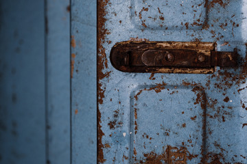 Industrial style  Werkzeugkasten Riegel Cyan Schwarz Rost