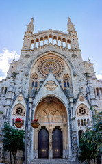 Fototapeta na wymiar facade of the church of Soller,
