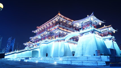 	中国　西安　大雁塔　広場　夜景