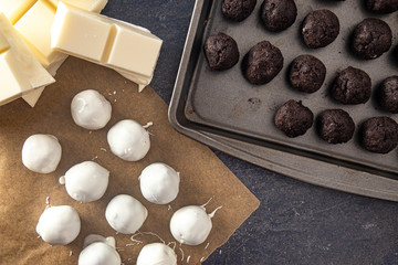 Making Candy Coated Truffles with White Chocolate and Chocolate Filling
