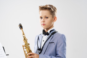 Fototapeta premium man with saxophone