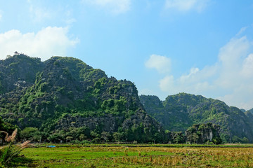 Fototapeta na wymiar Vietnam Tam Coc Mua Cave