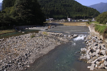 堰堤　えん堤　興津川　静岡県
