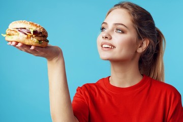 girl with apple