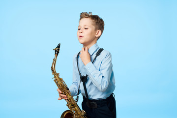 man playing the saxophone