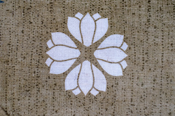 Floral pattern of the fabric 