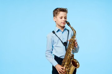 man playing the saxophone