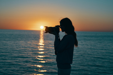 Obraz premium silhouette of woman on sunset