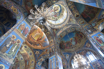 Fototapeta na wymiar Plafonds peints de l'Eglise Saint-Sauveur à Saint-Pétersbourg, Russie