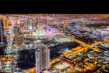 Gordijnen Las Vegas by Night Cityscape view from Stratosphere Tower © Mirco