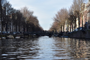 Paseo por los canales de Amsterdam