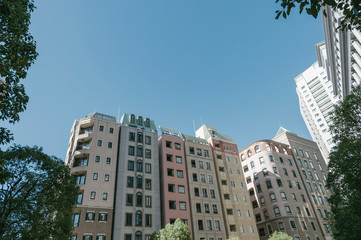 Obraz premium 東京都港区新橋イタリア街の街並み