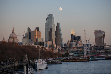 Obraz premium View of the City from Waterloo Bridge
