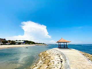 Fototapeta premium Beautiful Ocean View and Small Traditional House at Nusa Dua, Bali Island