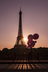 Torre Eiffel al amanecer
