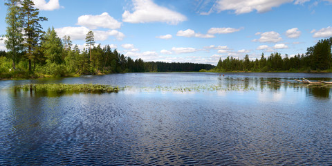 Fototapeta premium Autumn fishing on the Rybinsk Reservoir, beautiful panorama.