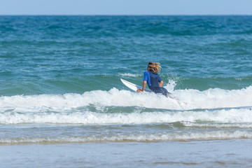 Fototapeta na wymiar Surfeur à Lacanau (Gironde, France)
