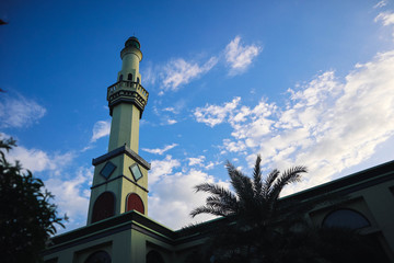 Obraz premium Grand Tower Mosque in asia, ramadan theme