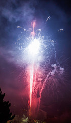 Silvester 2019 / 2020 Rakete Rot Blau