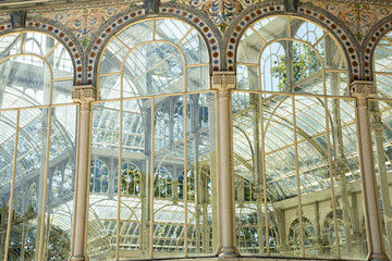 Obraz premium Detalle del Palacio de Cristal en los jardines del Buen Retiro, Madrid.
