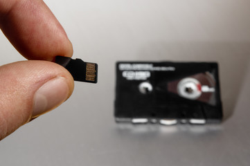  Analog and digital audio media. Comparison of old and modern media. Types of file carriers. Audio digitalization. Cassette and memory card.