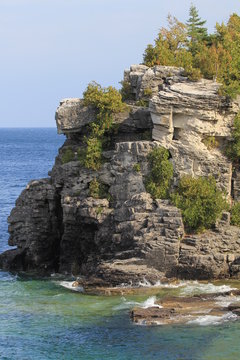 cliffs of groto in the bruce peninsula